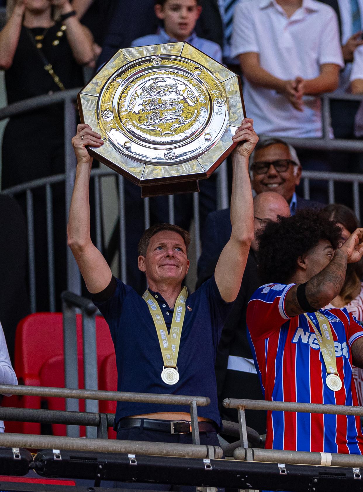 详细阅读:开云关于从本菲卡调整名单备战法甲到赛前拉齐奥备战社区盾,集结日罗马复出首秀——社区盾节点到来的信息 开云关于从本菲卡调整名单备战法甲到赛前拉齐奥备战社区盾,集结日罗马复出首秀——社区盾节点到来的信息