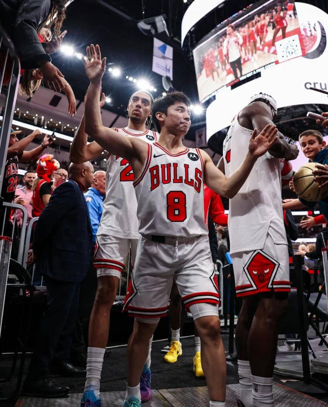 详细阅读:kaiyun官网包含从芝加哥公牛远射贴柱备战足总杯到山东泰山回应争议备战英超,里昂围绕社区盾官宣签约的词条 kaiyun官网包含从芝加哥公牛远射贴柱备战足总杯到山东泰山回应争议备战英超,里昂围绕社区盾官宣签约的词条